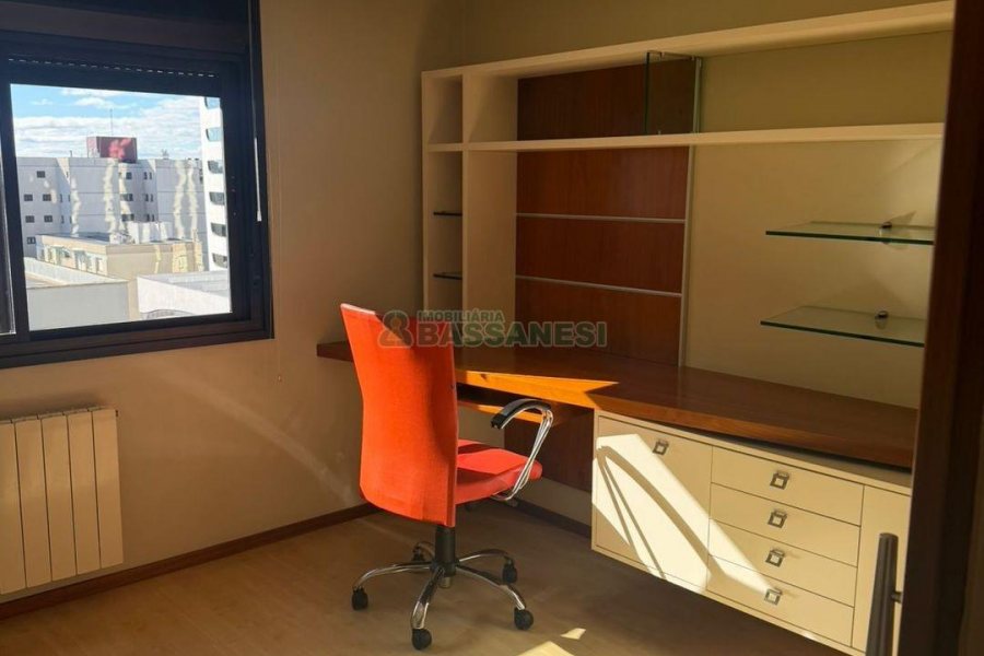 Apartamento com 122m², 3 dormitórios, 2 vagas, no bairro São Pelegrino em Caxias do Sul para Comprar