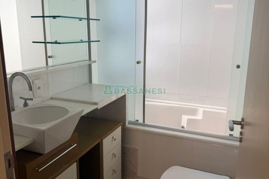 Apartamento com 122m², 3 dormitórios, 2 vagas, no bairro São Pelegrino em Caxias do Sul para Comprar