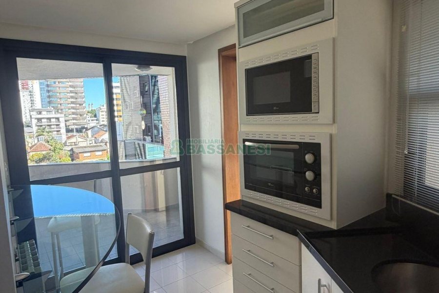 Apartamento com 122m², 3 dormitórios, 2 vagas, no bairro São Pelegrino em Caxias do Sul para Comprar