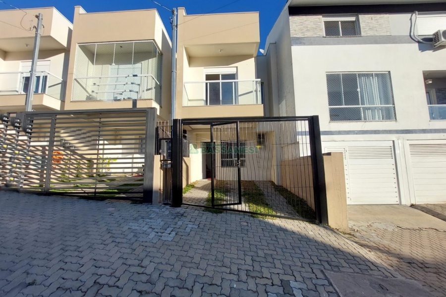 Sobrado Mobiliado com 70m², 2 dormitórios, 1 vaga, no bairro São Virgílio em Caxias do Sul para Alugar