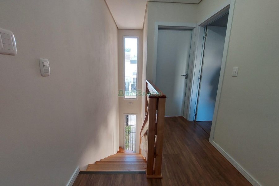 Sobrado Mobiliado com 70m², 2 dormitórios, 1 vaga, no bairro São Virgílio em Caxias do Sul para Alugar