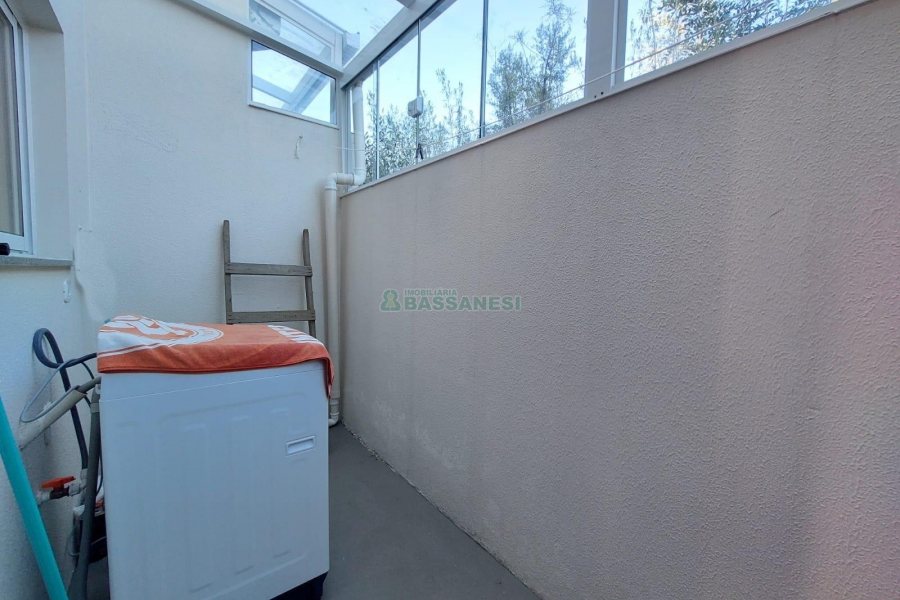 Sobrado Mobiliado com 70m², 2 dormitórios, 1 vaga, no bairro São Virgílio em Caxias do Sul para Alugar