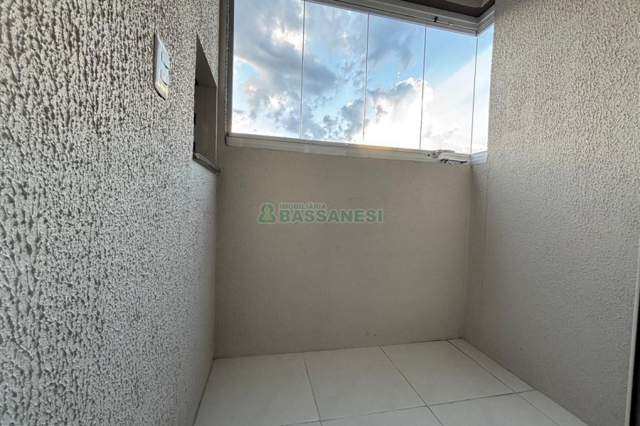 Apartamento com 51m², 1 dormitório, 1 vaga, no bairro Nossa Senhora de Fátima em Caxias do Sul para Alugar ou Comprar