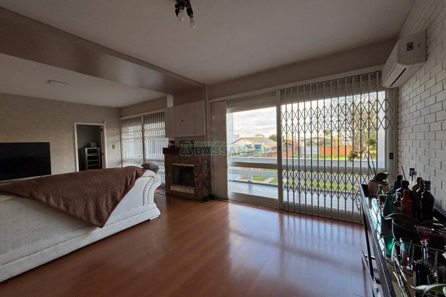 Casa com 430m², 3 dormitórios, 3 vagas, no bairro Jardim América em Caxias do Sul para Alugar