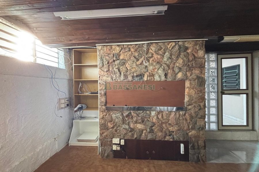Casa com 430m², 3 dormitórios, 3 vagas, no bairro Jardim América em Caxias do Sul para Alugar