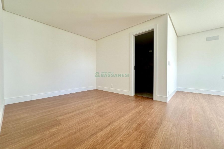 Apartamento com 171m², 3 dormitórios, 3 vagas, no bairro Exposição em Caxias do Sul para Comprar