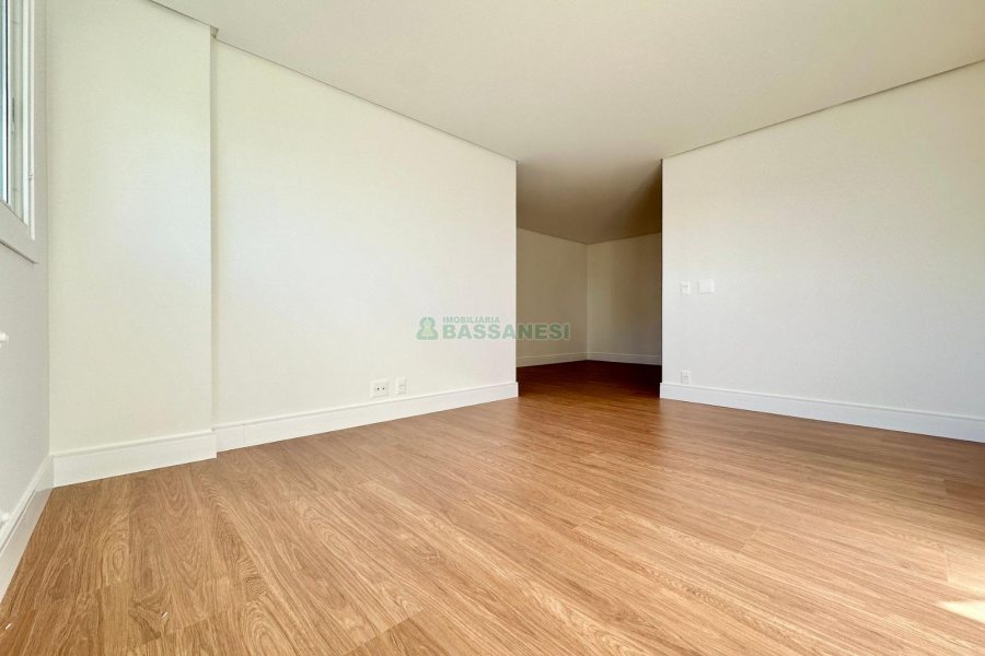 Apartamento com 171m², 3 dormitórios, 3 vagas, no bairro Exposição em Caxias do Sul para Comprar