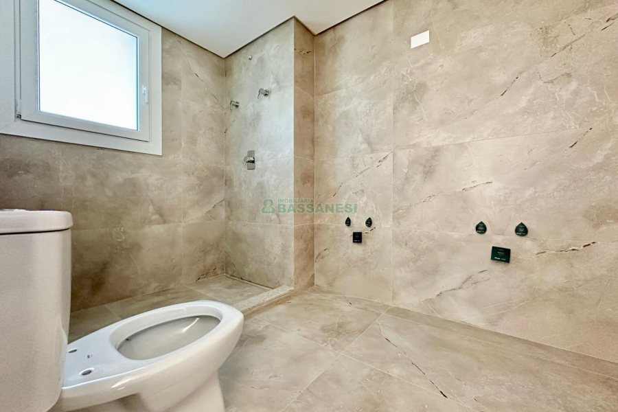 Apartamento com 171m², 3 dormitórios, 3 vagas, no bairro Exposição em Caxias do Sul para Comprar