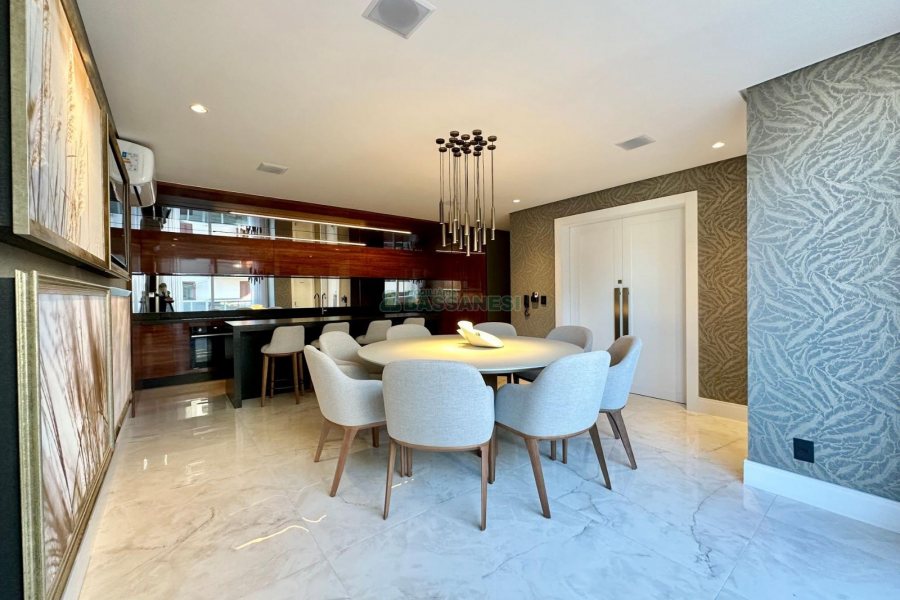 Apartamento com 171m², 3 dormitórios, 3 vagas, no bairro Exposição em Caxias do Sul para Comprar