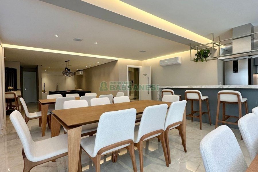 Apartamento com 171m², 3 dormitórios, 3 vagas, no bairro Exposição em Caxias do Sul para Comprar