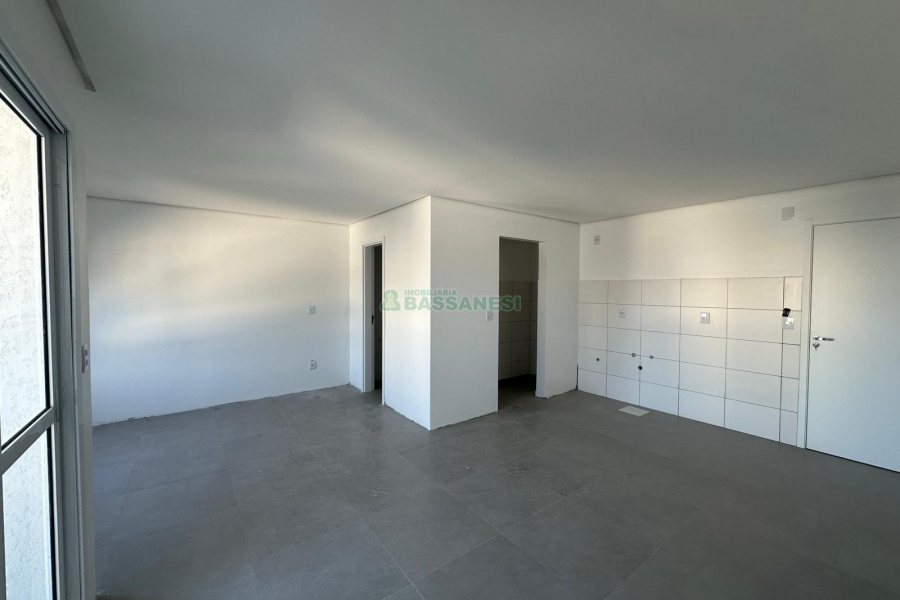 Apartamento com 40m², 1 dormitório, 1 vaga, no bairro Lourdes em Caxias do Sul para Comprar