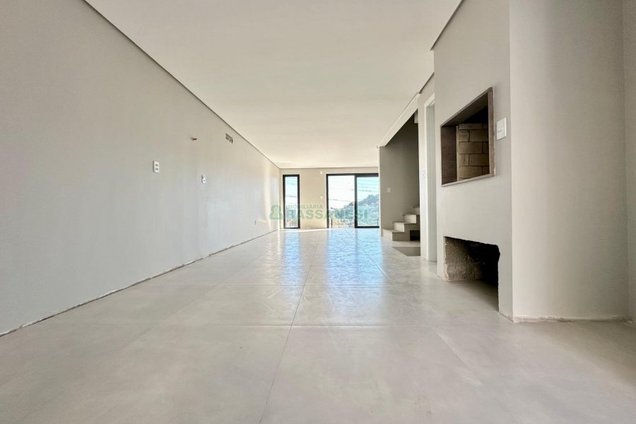 Casa com 196m², 3 dormitórios, 2 vagas, no bairro Vinhedos em Caxias do Sul para Comprar