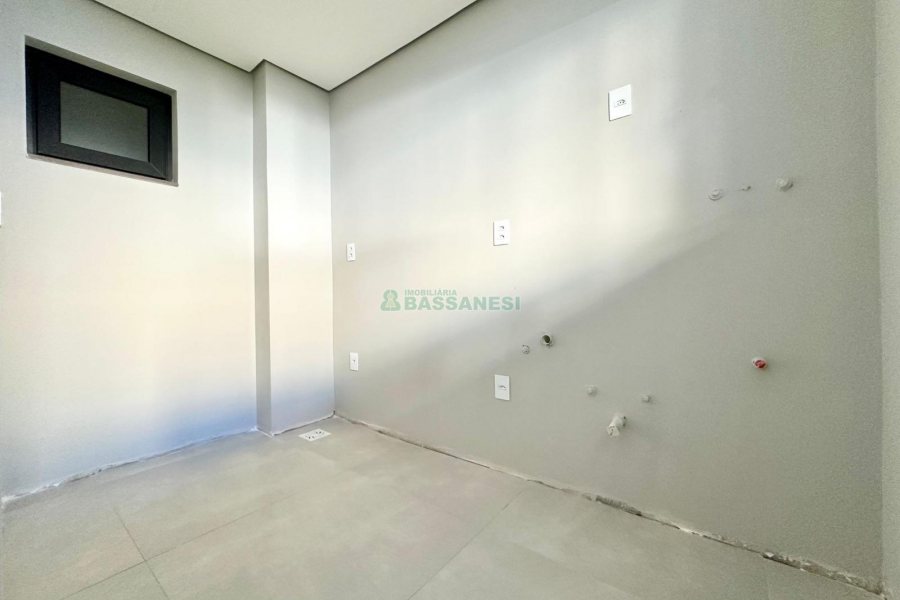 Casa com 196m², 3 dormitórios, 2 vagas, no bairro Vinhedos em Caxias do Sul para Comprar