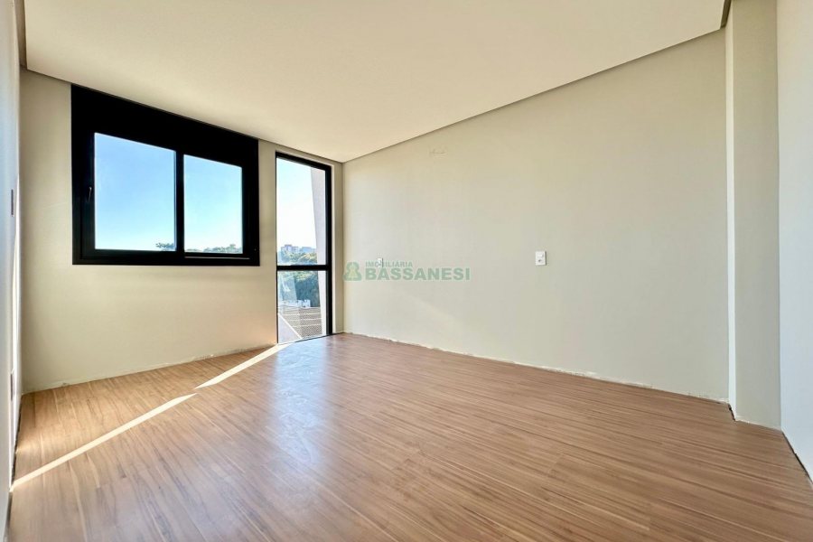 Casa com 196m², 3 dormitórios, 2 vagas, no bairro Vinhedos em Caxias do Sul para Comprar