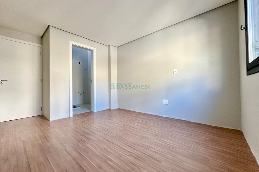 Casa com 196m², 3 dormitórios, 2 vagas, no bairro Vinhedos em Caxias do Sul para Comprar