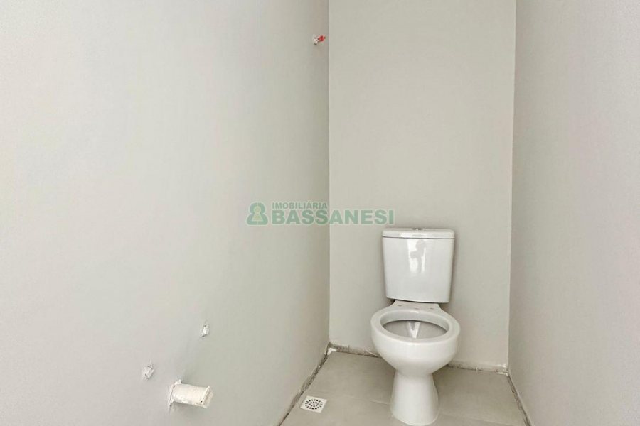 Casa com 196m², 3 dormitórios, 2 vagas, no bairro Vinhedos em Caxias do Sul para Comprar