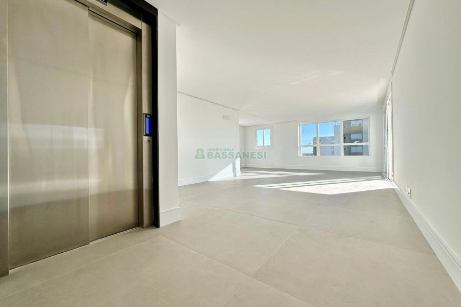 Apartamento com 155m², 3 dormitórios, 3 vagas, no bairro Panazzolo em Caxias do Sul para Comprar