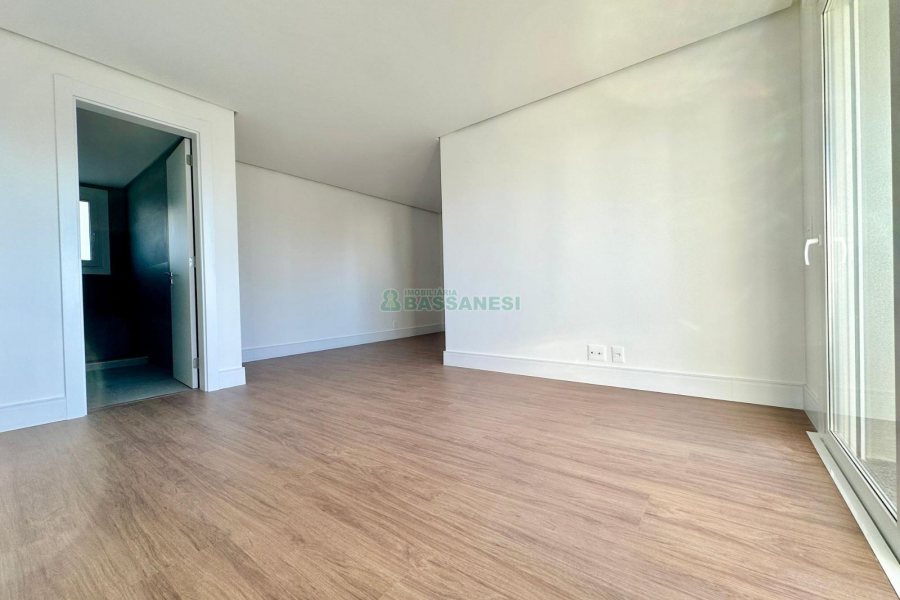 Apartamento com 155m², 3 dormitórios, 3 vagas, no bairro Panazzolo em Caxias do Sul para Comprar