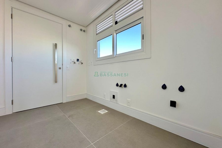 Apartamento com 155m², 3 dormitórios, 3 vagas, no bairro Panazzolo em Caxias do Sul para Comprar