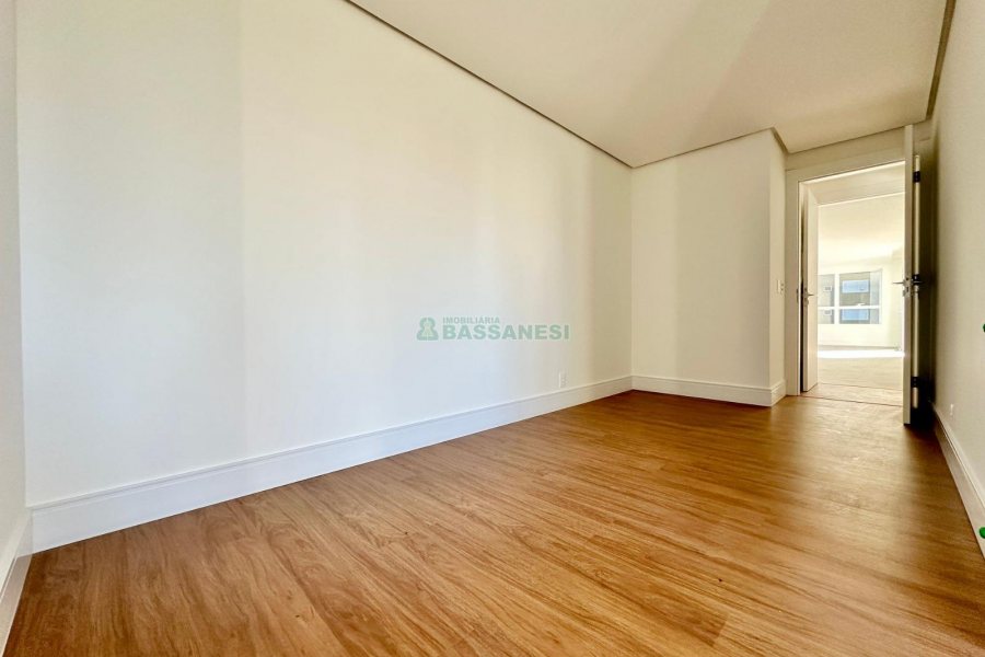 Apartamento com 155m², 3 dormitórios, 3 vagas, no bairro Panazzolo em Caxias do Sul para Comprar