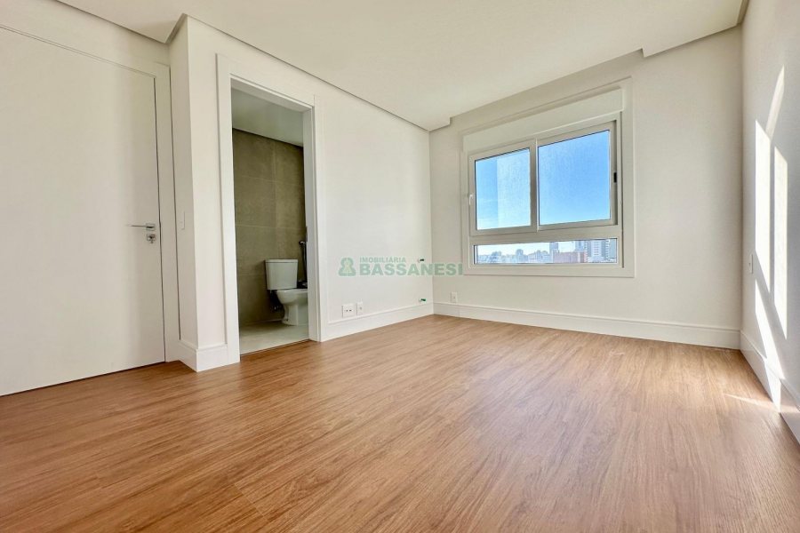 Apartamento com 155m², 3 dormitórios, 3 vagas, no bairro Panazzolo em Caxias do Sul para Comprar