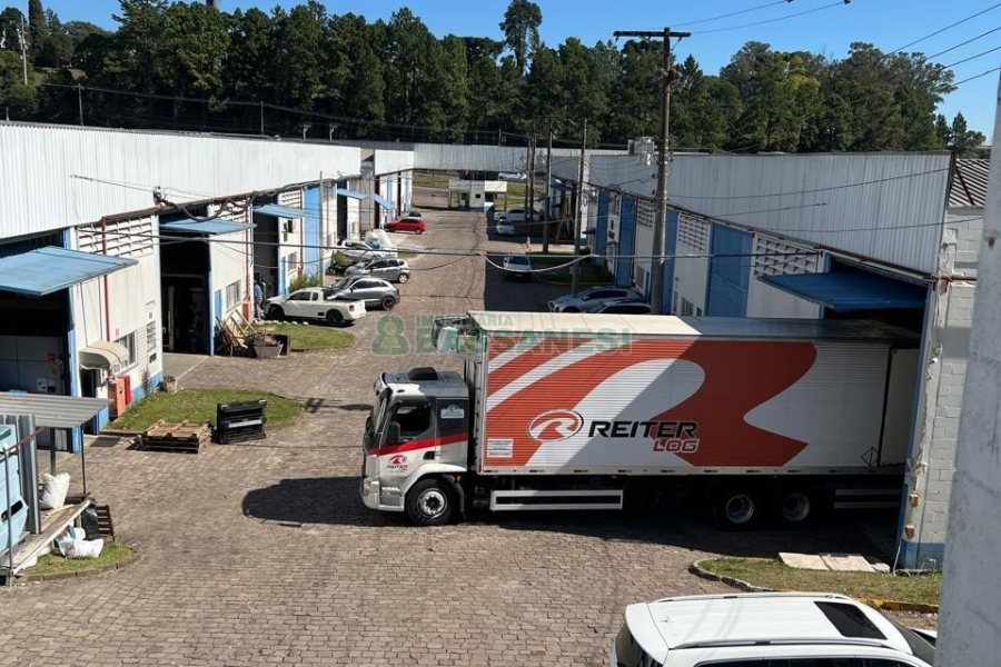 Pavilhão com 300m², no bairro Desvio Rizzo em Caxias do Sul para Alugar