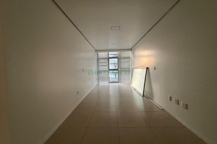 Sala com 52m², no bairro Centro em Caxias do Sul para Alugar
