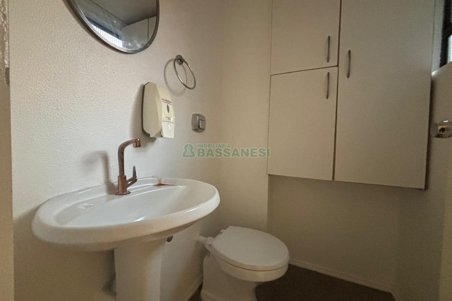 Sala com 52m², no bairro Centro em Caxias do Sul para Alugar