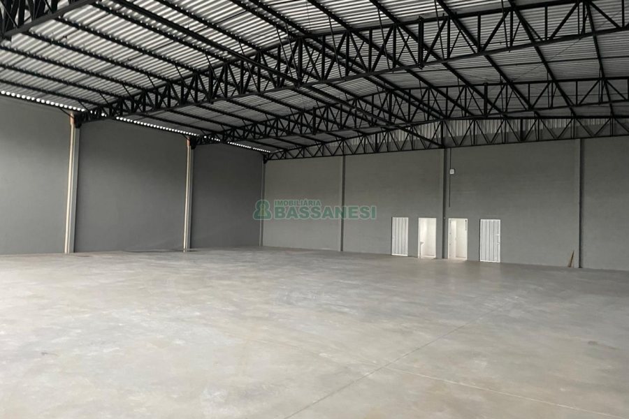 Pavilhão com 720m², no bairro Sanvitto em Caxias do Sul para Alugar