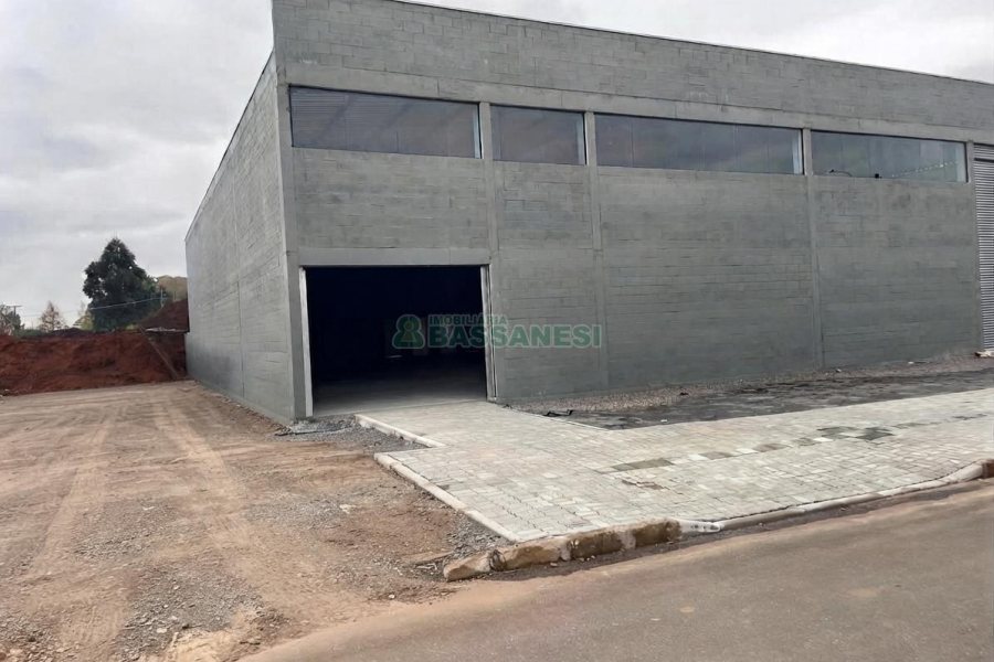 Pavilhão com 720m², no bairro Sanvitto em Caxias do Sul para Alugar