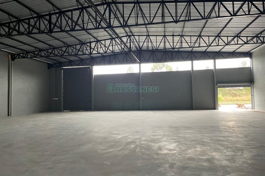 Pavilhão com 720m², no bairro Sanvitto em Caxias do Sul para Alugar