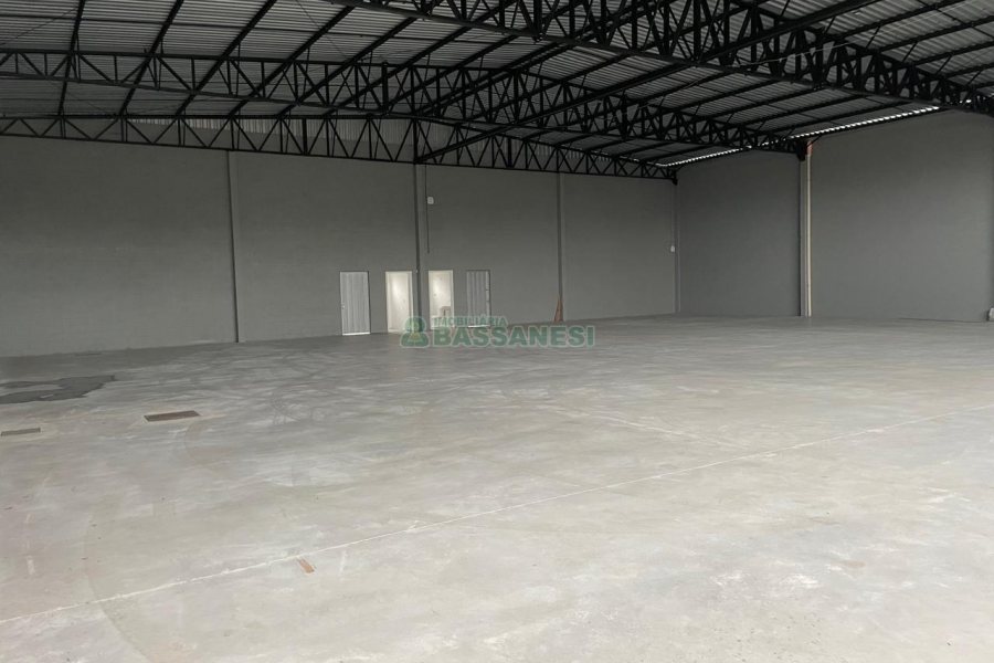 Pavilhão com 720m², no bairro Sanvitto em Caxias do Sul para Alugar