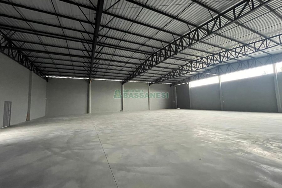Pavilhão com 720m², no bairro Sanvitto em Caxias do Sul para Alugar