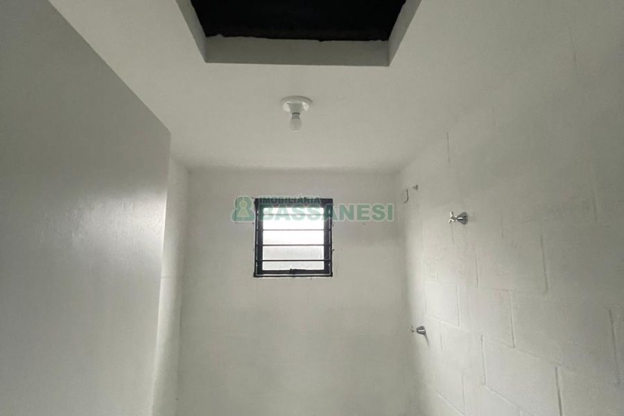 Pavilhão com 720m², no bairro Sanvitto em Caxias do Sul para Alugar