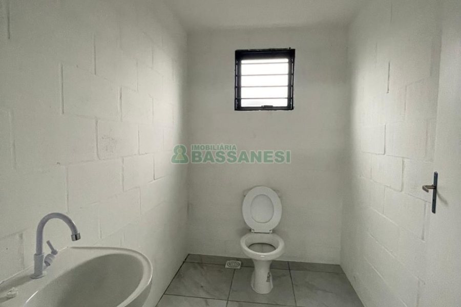 Pavilhão com 720m², no bairro Sanvitto em Caxias do Sul para Alugar