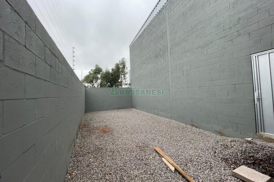 Pavilhão com 720m², no bairro Sanvitto em Caxias do Sul para Alugar