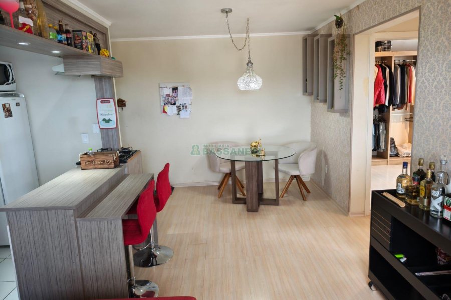 Apartamento com 56m², 2 dormitórios, 1 vaga, no bairro Salgado Filho em Caxias do Sul para Comprar