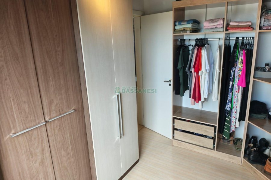 Apartamento com 56m², 2 dormitórios, 1 vaga, no bairro Salgado Filho em Caxias do Sul para Comprar