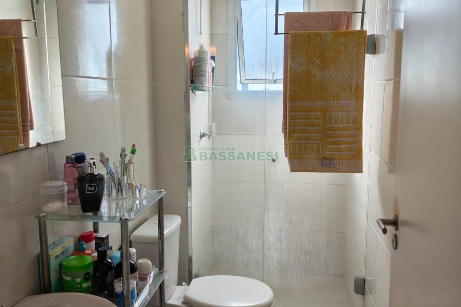 Apartamento com 56m², 2 dormitórios, 1 vaga, no bairro Salgado Filho em Caxias do Sul para Comprar