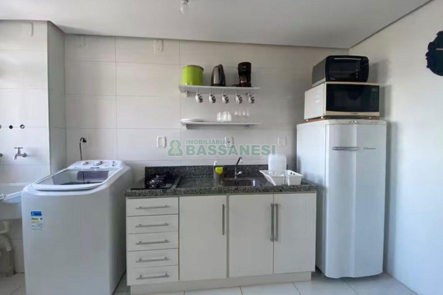 Apto Mobiliado com 47m², 2 dormitórios, 1 vaga, no bairro Nossa Senhora de Lourdes em Caxias do Sul para Alugar