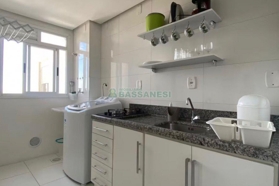 Apto Mobiliado com 47m², 2 dormitórios, 1 vaga, no bairro Nossa Senhora de Lourdes em Caxias do Sul para Alugar