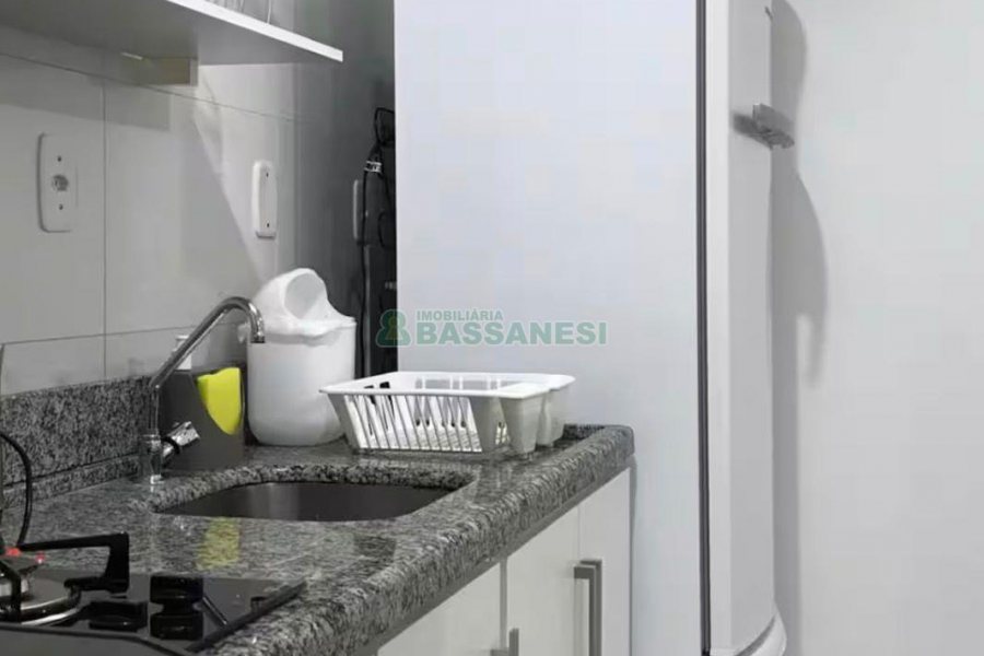 Apto Mobiliado com 47m², 2 dormitórios, 1 vaga, no bairro Nossa Senhora de Lourdes em Caxias do Sul para Alugar