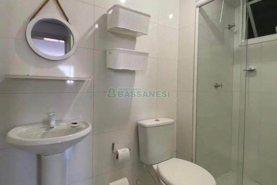 Apto Mobiliado com 47m², 2 dormitórios, 1 vaga, no bairro Nossa Senhora de Lourdes em Caxias do Sul para Alugar