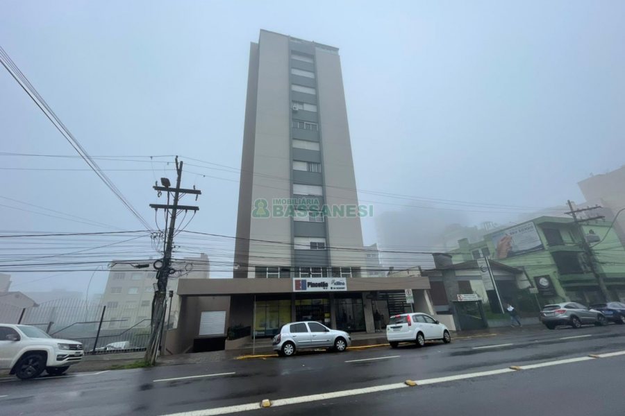 Apartamento com 60m², 2 dormitórios, 1 vaga, no bairro São Pelegrino em Caxias do Sul para Comprar