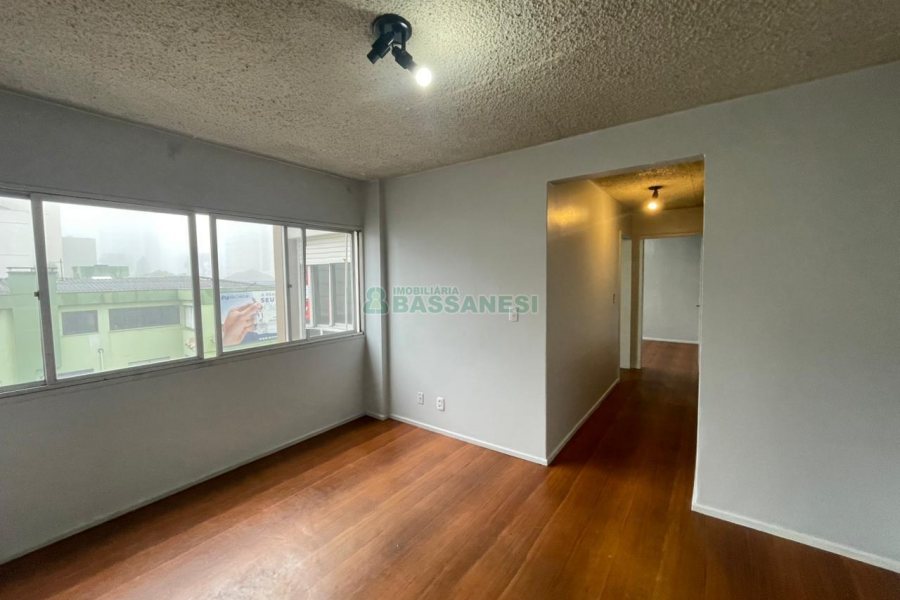 Apartamento com 60m², 2 dormitórios, 1 vaga, no bairro São Pelegrino em Caxias do Sul para Comprar
