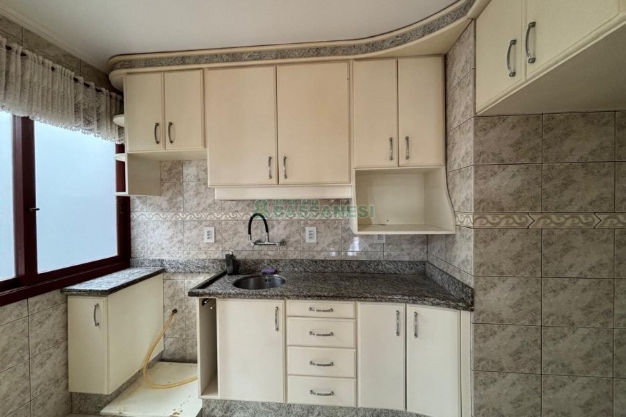 Apartamento com 145m², 3 dormitórios, 2 vagas, no bairro Panazzolo em Caxias do Sul para Alugar