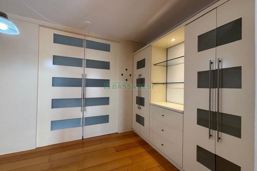 Apartamento com 145m², 3 dormitórios, 2 vagas, no bairro Panazzolo em Caxias do Sul para Alugar