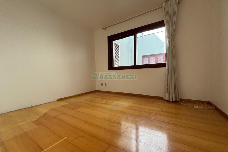 Apartamento com 145m², 3 dormitórios, 2 vagas, no bairro Panazzolo em Caxias do Sul para Alugar