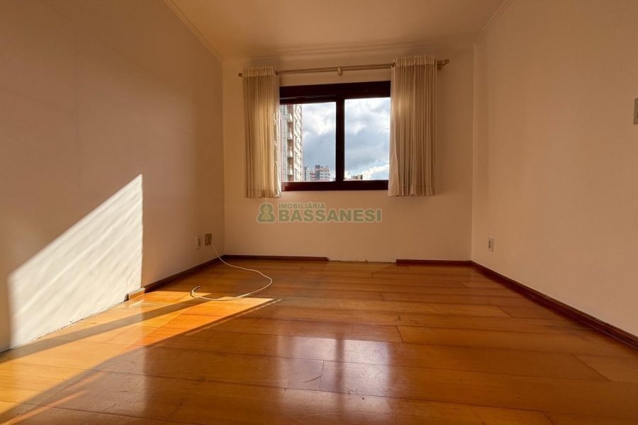Apartamento com 145m², 3 dormitórios, 2 vagas, no bairro Panazzolo em Caxias do Sul para Alugar