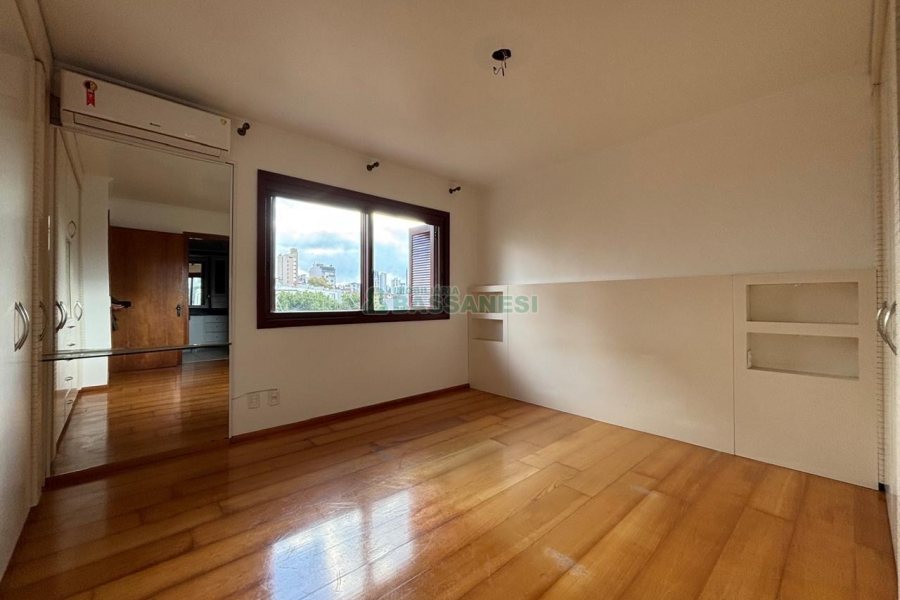 Apartamento com 145m², 3 dormitórios, 2 vagas, no bairro Panazzolo em Caxias do Sul para Alugar